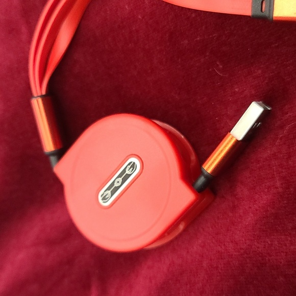 Cell Phone Charger  3 in 1 Cable w retractable cable NWT Iphone, USB, USB A & C - Picture 5 of 5